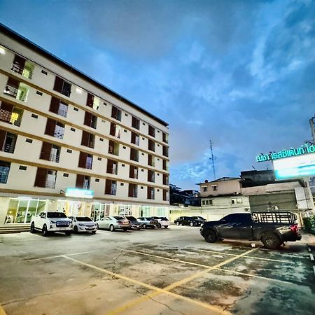 Nicha Residence Hotel กรุงเทพมหานคร ภายนอก รูปภาพ