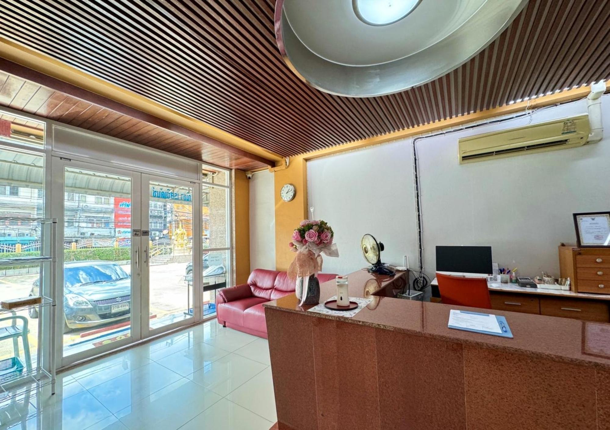 Nicha Residence Hotel กรุงเทพมหานคร ภายนอก รูปภาพ