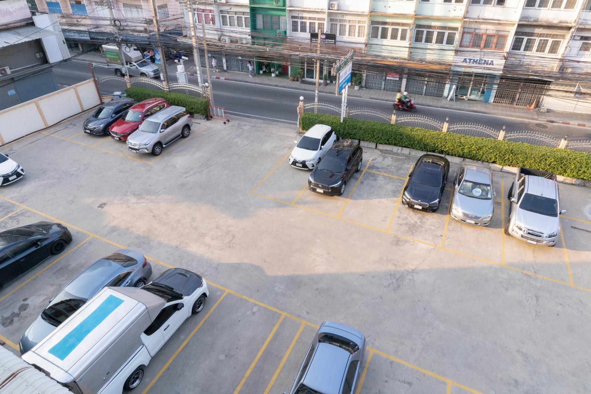 Nicha Residence Hotel กรุงเทพมหานคร ภายนอก รูปภาพ