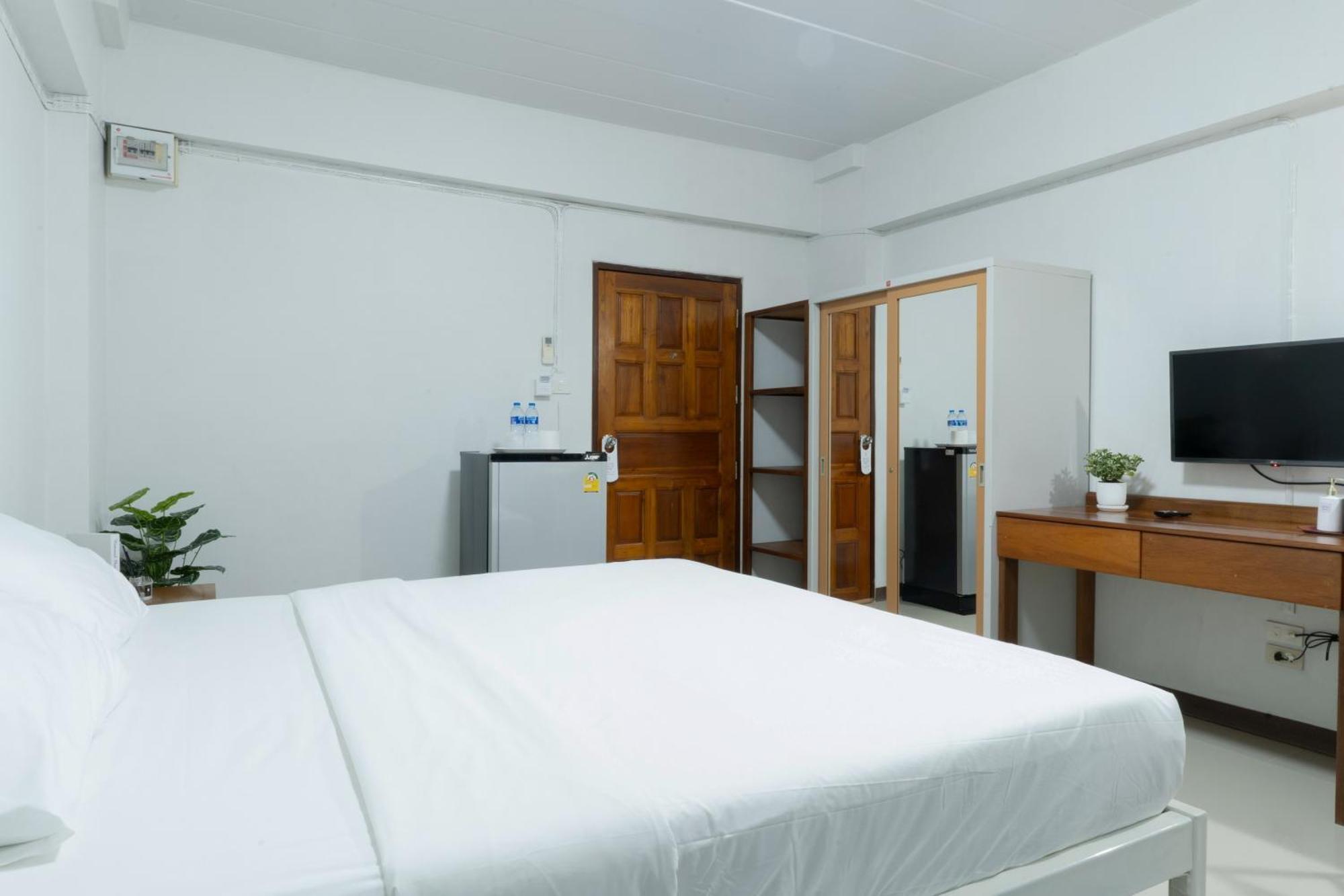 Nicha Residence Hotel กรุงเทพมหานคร ภายนอก รูปภาพ