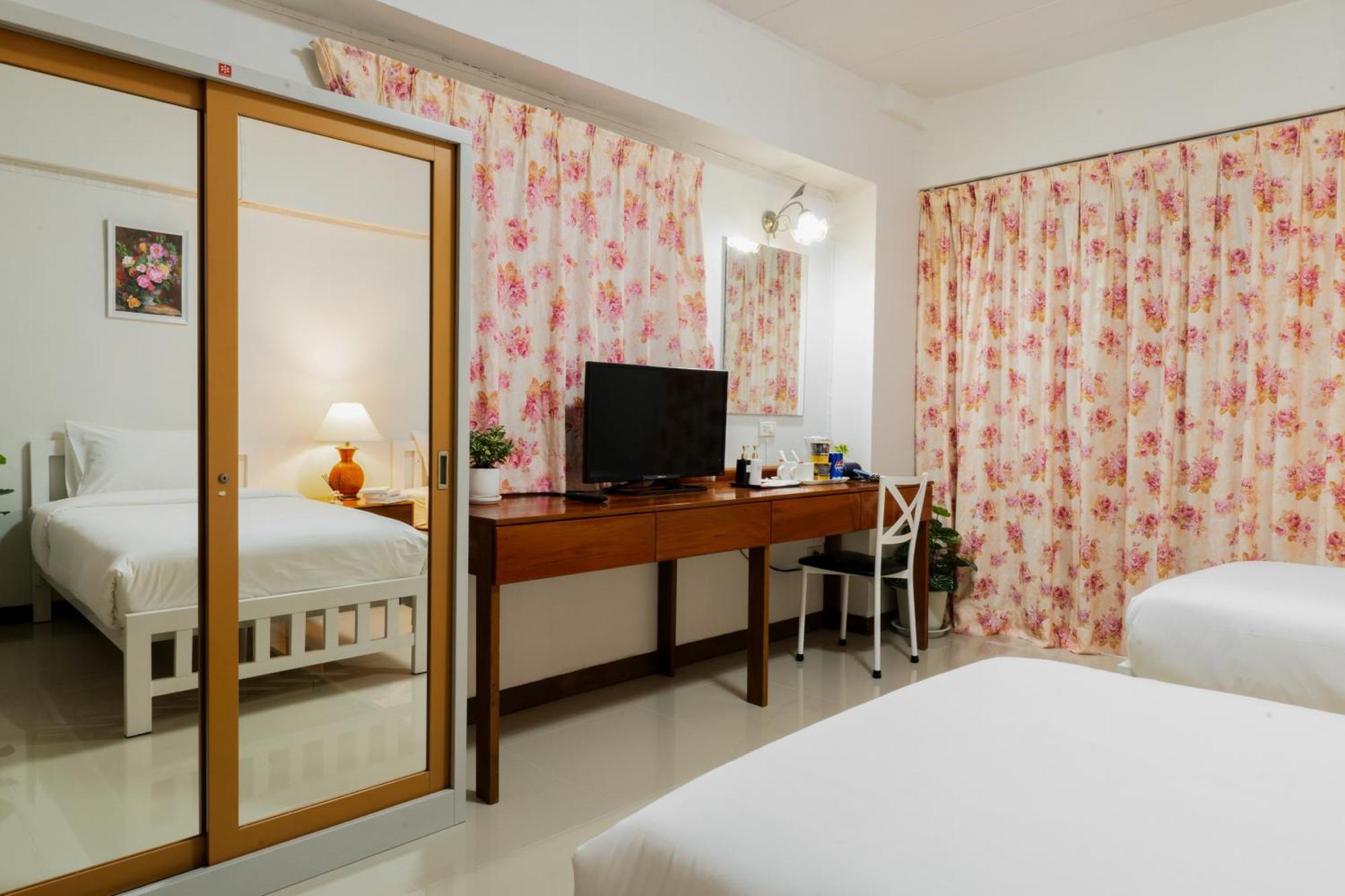 Nicha Residence Hotel กรุงเทพมหานคร ภายนอก รูปภาพ