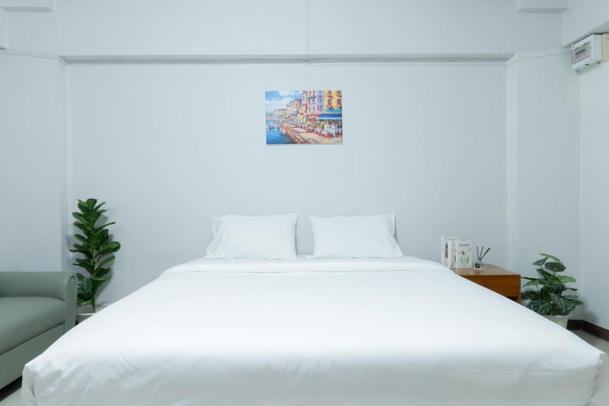 Nicha Residence Hotel กรุงเทพมหานคร ภายนอก รูปภาพ